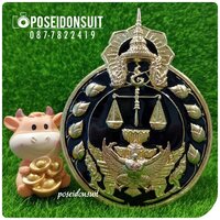 ตราติดหน้ารถสำนักงานศาลยุติธรรม ไม่มีโบว์ สีดำ