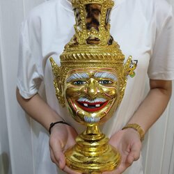 เศียรครู พ่อแก่ พระพรตมุณี ขนาดผลส้มโอ พร้อมฐานปิดทอง