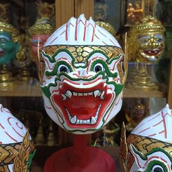 หัวโขน หนุมาน (สำหรับเด็กเล็ก) งานกำมะรอ พร้อมฐานไม้สีแดง