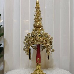 ชฎานาง ประดับกระจก ขนาดสวมหัว พร้อมฐานไม้สีแดงฟรี