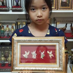 กรอบรูปนางรำ พร้อมกล่องผ้าไหม