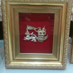 กรอบรูปราชรถ พร้อมกล่องผ้าไหม