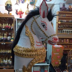 ศรีษะ ระบำม้า