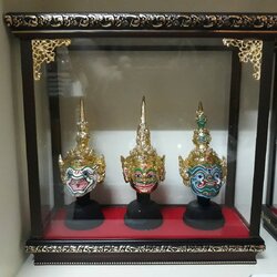 หัวโขนจิ๋ว เซ็ท 3 หัว พร้อมตู้ลายไทย 1 ตู้