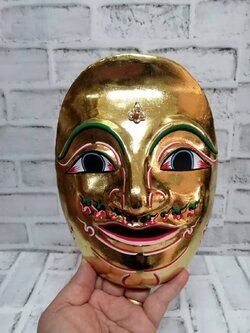 หน้ากาก พระลักษณ์