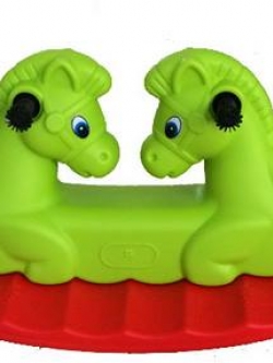 โยกเยกม้าแฝด