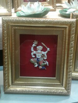 กรอบรูปหนุมาน พร้อมกล่องผ้าไหม