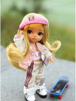 Salon de Lati Sports ver. Jenny (Yellow)