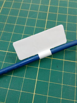 สติ๊กเกอร์มาร์คสายไฟ แบบธง 40mm x 15mm หางสั้น เบอร์มาร์คสายไฟ CABLE MARKER