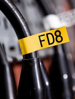 สติ๊กเกอร์มาร์คสายไฟ FLEXIBLE ID อักษรดำพื้นเหลือง เบอร์มาร์คสายไฟ CABLE MARKER