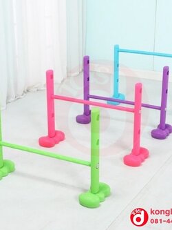 ราวกระโดดรองเท้ายักษ์