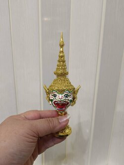 หัวโขนจิ๋ว หนุมานครองเมือง เกรดพรีเมี่ยม พร้อมฐานตีลายปิดทอง (เรซิ่น)